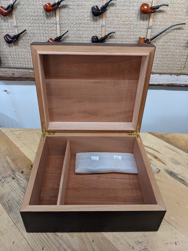Walnut 25 - 50 Count Humidor