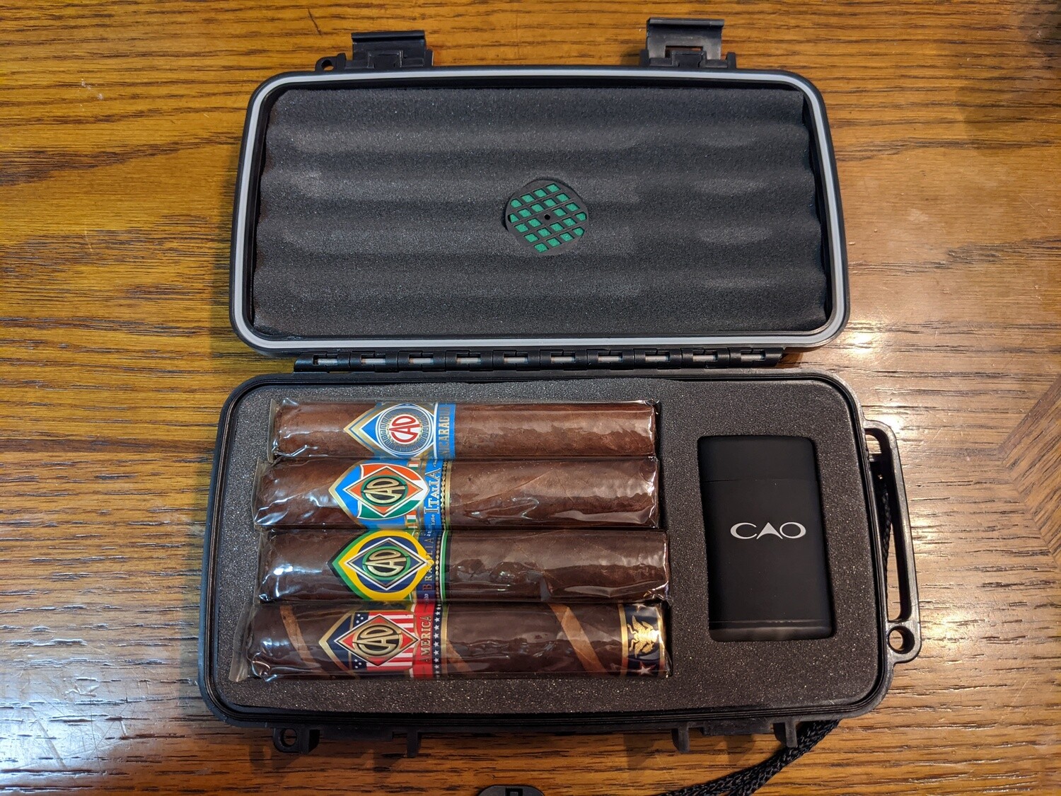 CAO World Travel Humidor Gift Set 4 Cigar Sampler