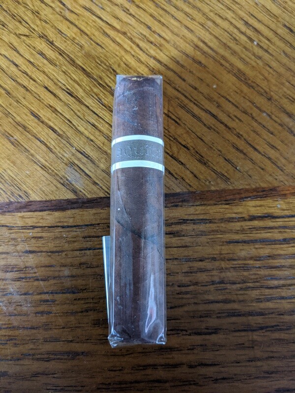 Roma Craft Aquitaine Ecuador Habano Ligero Knuckle Dragger 4 x 52 Petit robusto Single Cigar Roma Craft Aquitaine Ecuador Habano Ligero Knuckle Dragger 4 x 52 Petit robusto Single Cigar