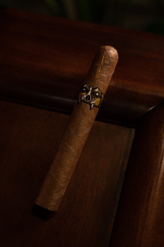 Subterraneo Sulphuriamchaak Yellow Skull by Privada LCA 6 X 56 Single Cigar