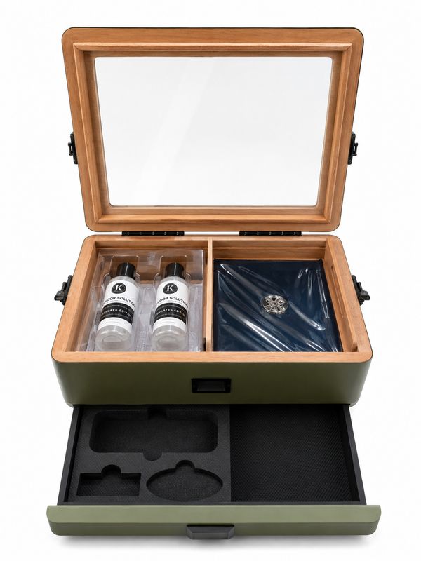 Case Elegance Military Green Glass Top Humidor Combo