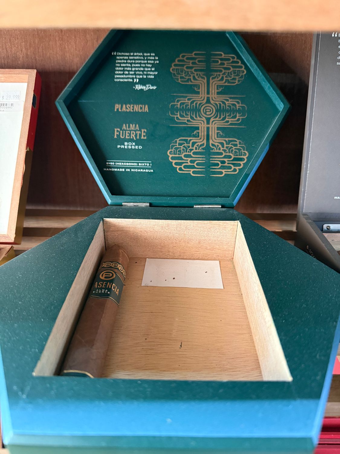 Plasencia Alma Fuerte Colorado Claro Sixto I Hexagono 6 x 60 Single Cigar Plasencia Alma Fuerte Colorado Claro Sixto I Hexagono 6 x 60 Single Cigar