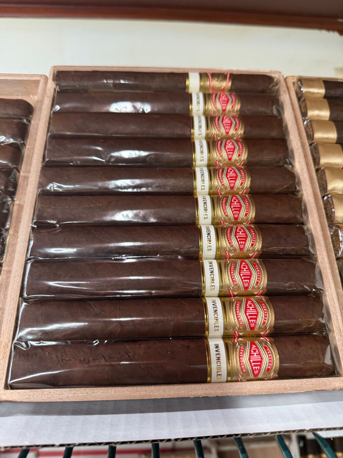 Curivari Achilles Invincible 6 (6 1/4 x 54) Single Cigar