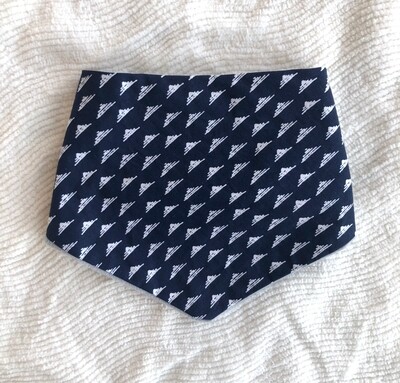 Moxie &amp; Zab - Dribble Bib ~ Navy Triangles