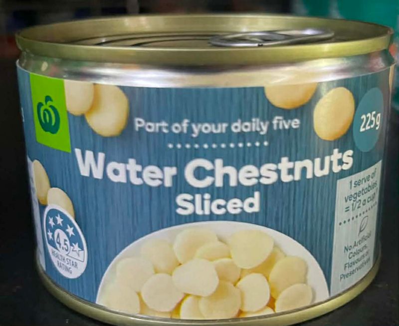 Water chestnuts sliced