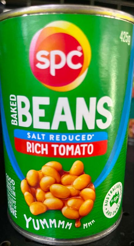 Baked beans rich tomato