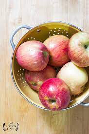 Apple Malus domestica &#39;Fuji&#39;