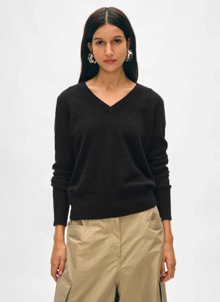 White + Warren Cashmere V Neck Black