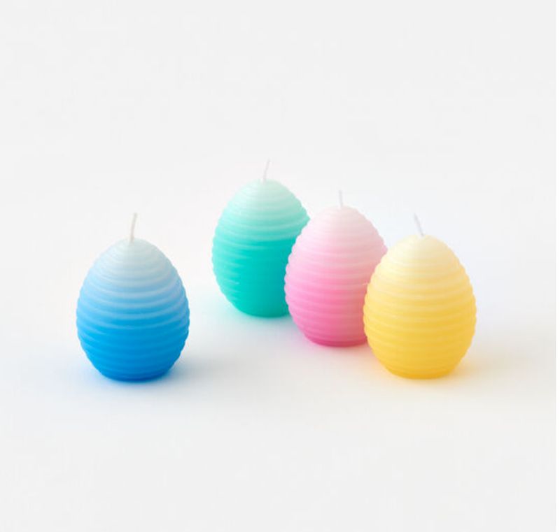 Ribbed Egg Candle