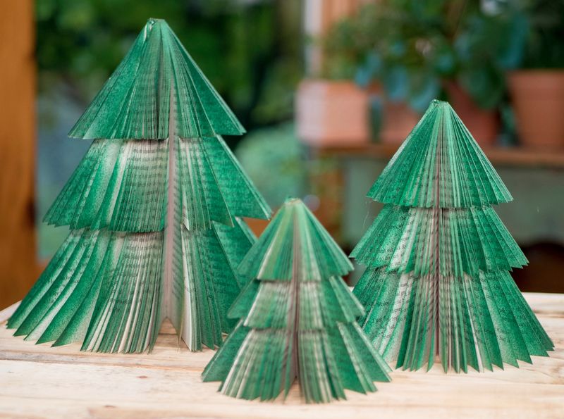 Book Christmas Tree