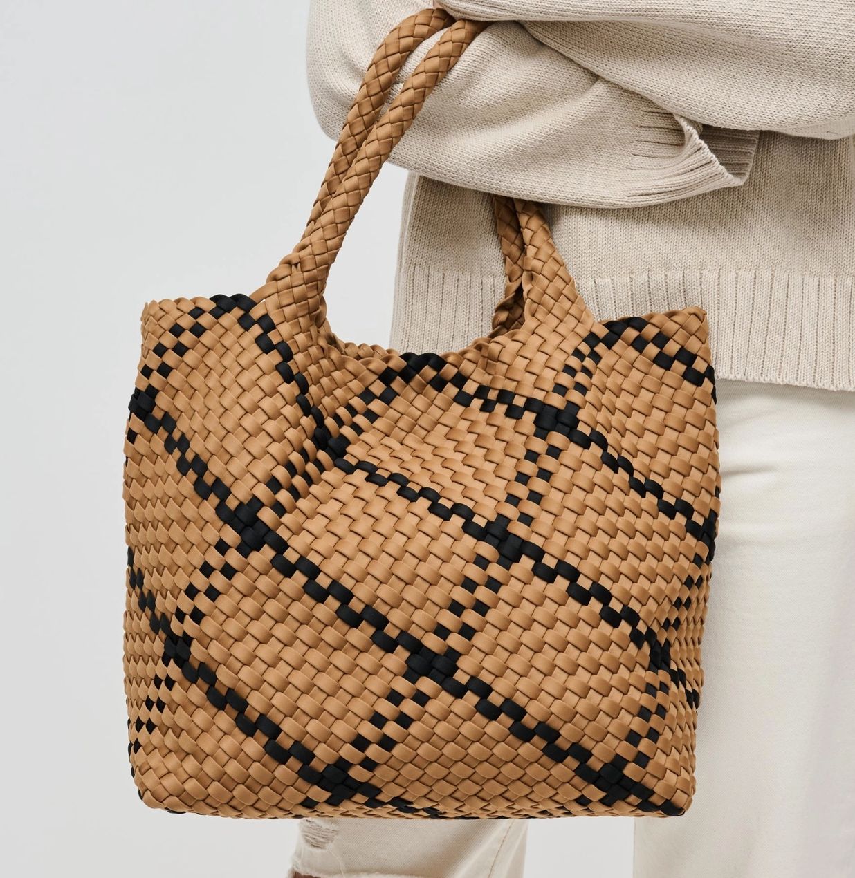 Sol and Selene Sky's the Limit Bag Meduim, Color: Sand Black