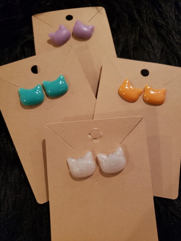 Cat Head Earrings - Kitschy Wearable Art