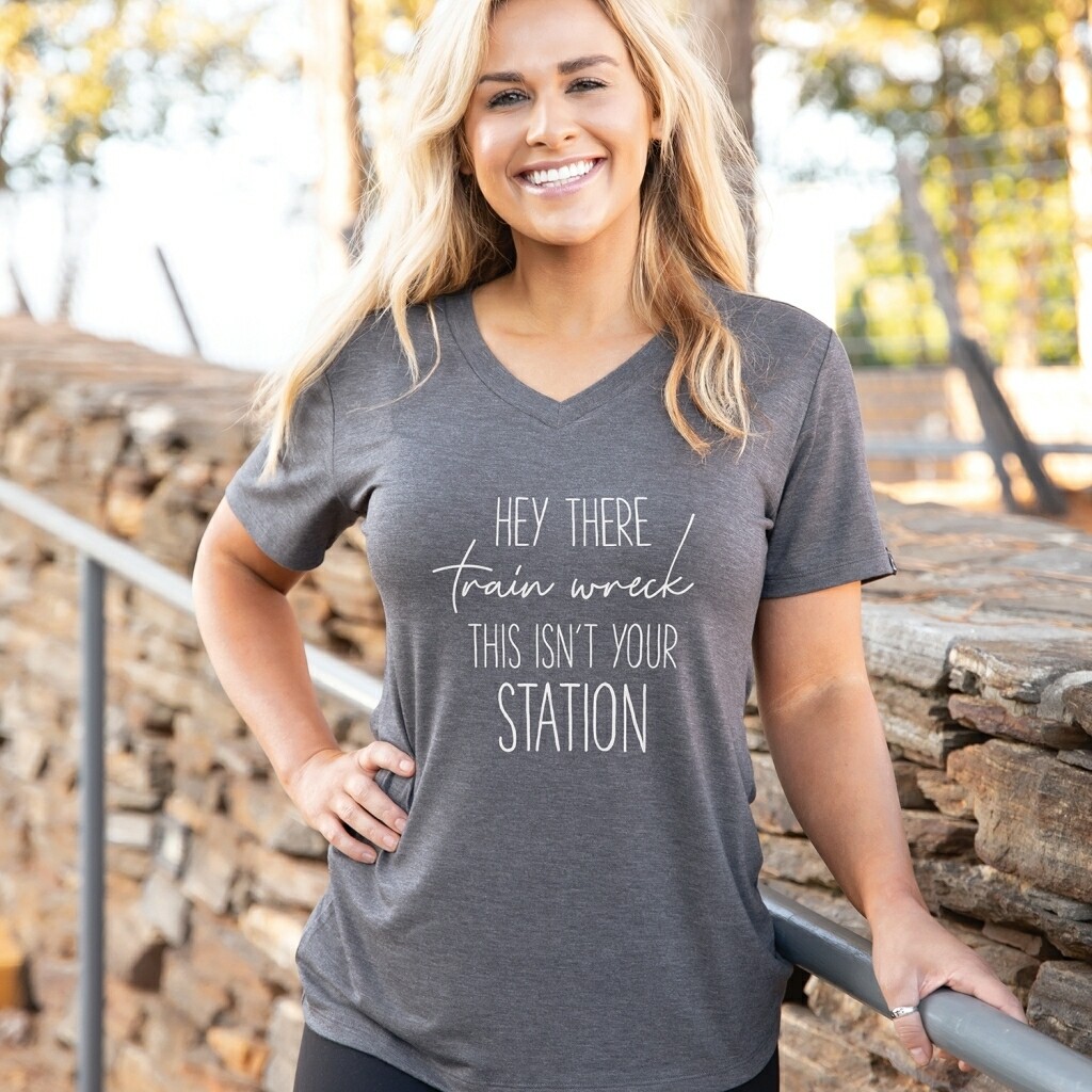 Mary Square | T-shirt - Train Wreck