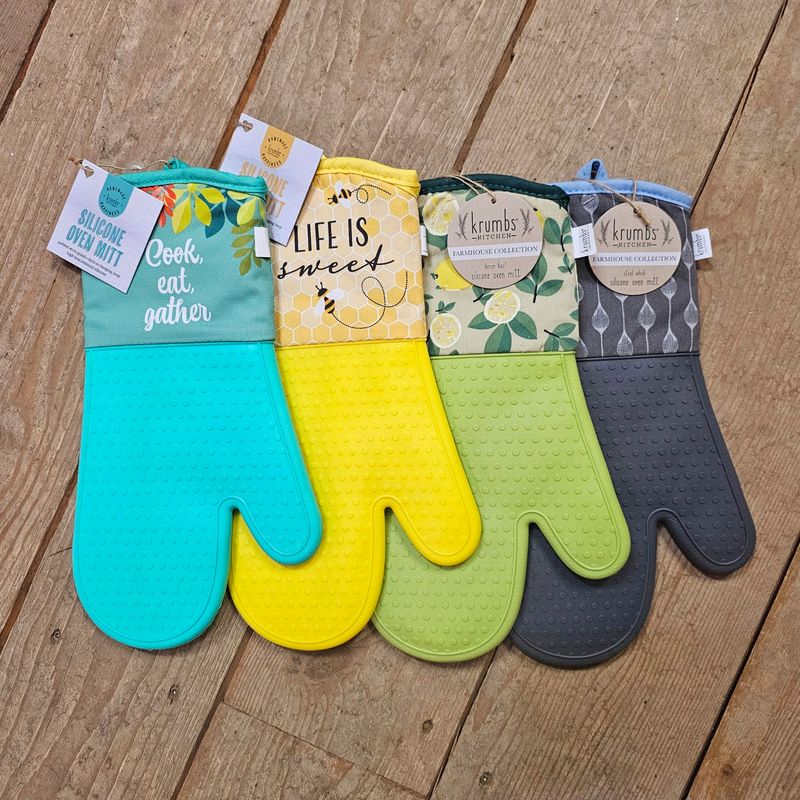 Krumb&#39;s Kitchen | Silicone Oven Mitt
