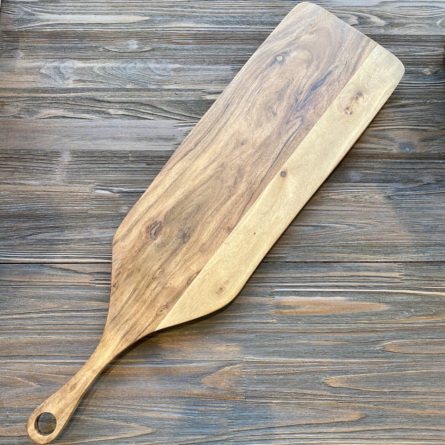 31” Acacia Wood Cutting Board