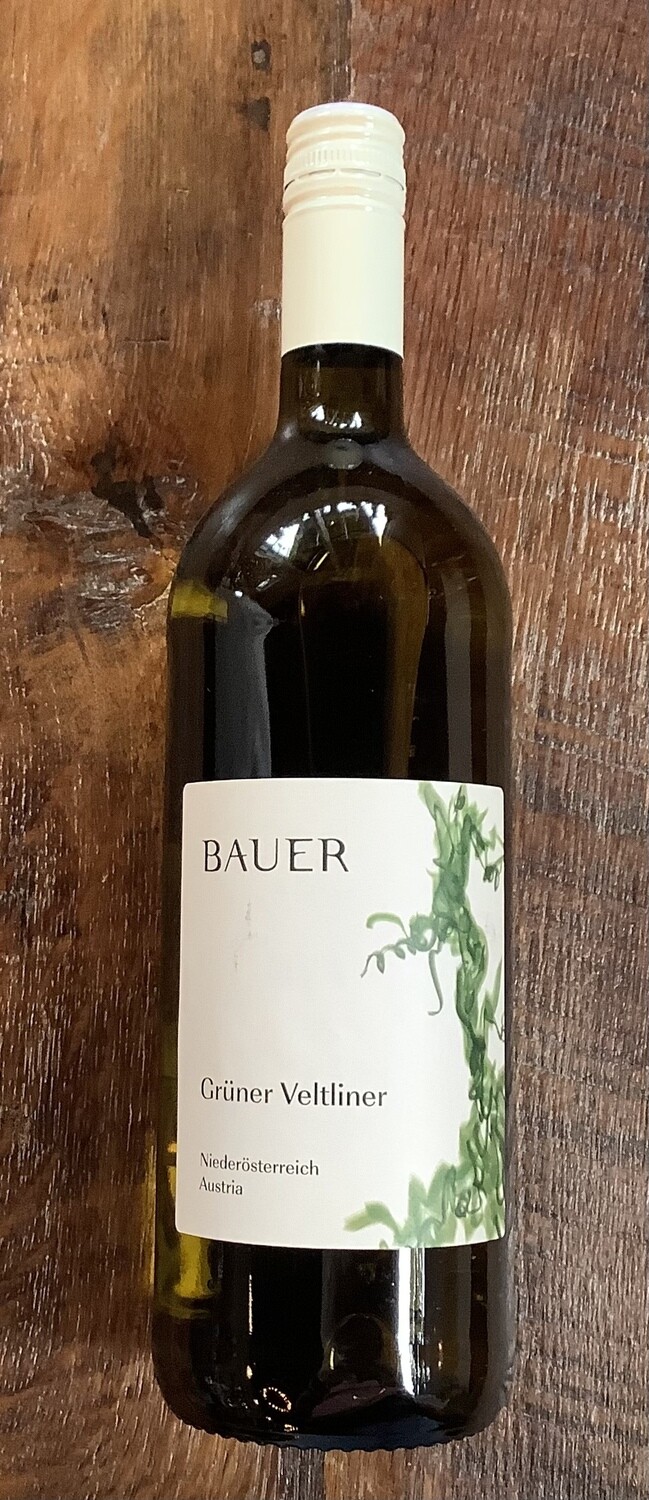 Familie Bauer Gruner Veltliner (1L) NV Familie Bauer Gruner Veltliner (1L) NV