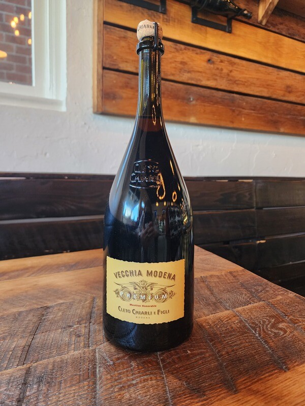 Chiarli Lambrusco Vecchia Modena  (1.5L magnum)