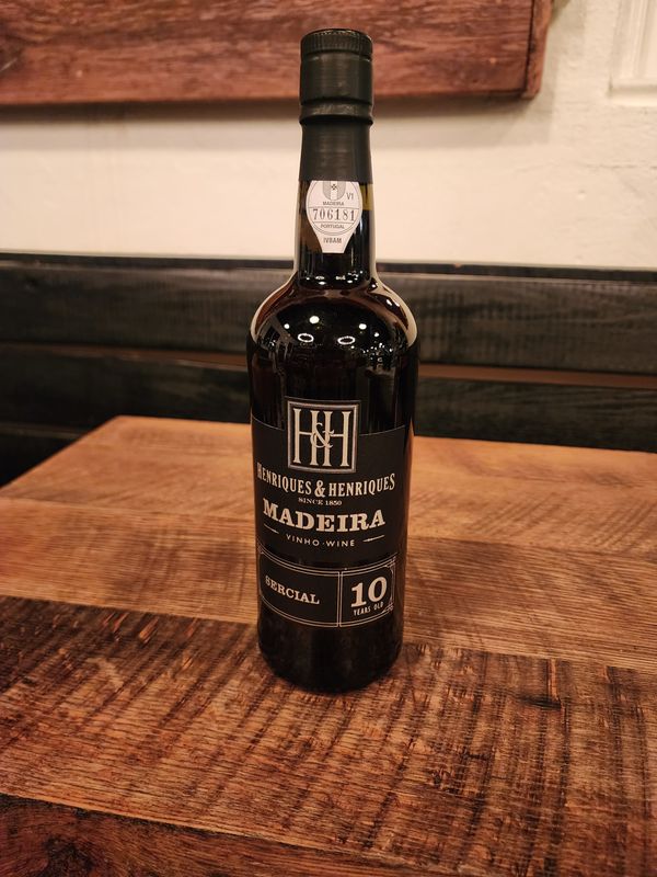 H&amp;H Madeira Sercial 10 yrs