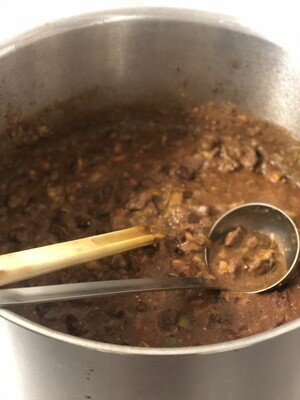 Benny's Beef &amp; Guinness Pie FROZEN - Approx 600g (For 2)