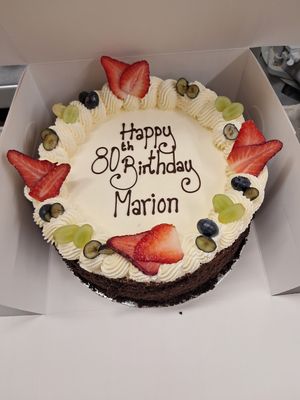 9&quot; Fresh Cream Birthday Cake (Collect after 2.30pm)