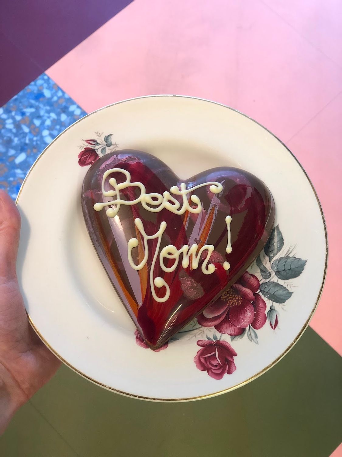 Solas Chocolate Heart - Filled with Baileys &amp; Caramel Praline