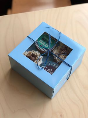 Benny's Father's Day Cupcake Box Benny's Father's Day Cupcake Box