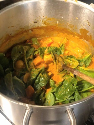 Butter Chicken Curry FROZEN (For 2 - 600g)