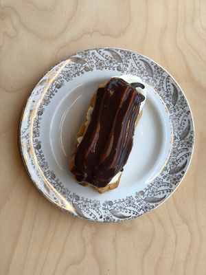 Cream &amp; Chocolate Eclair