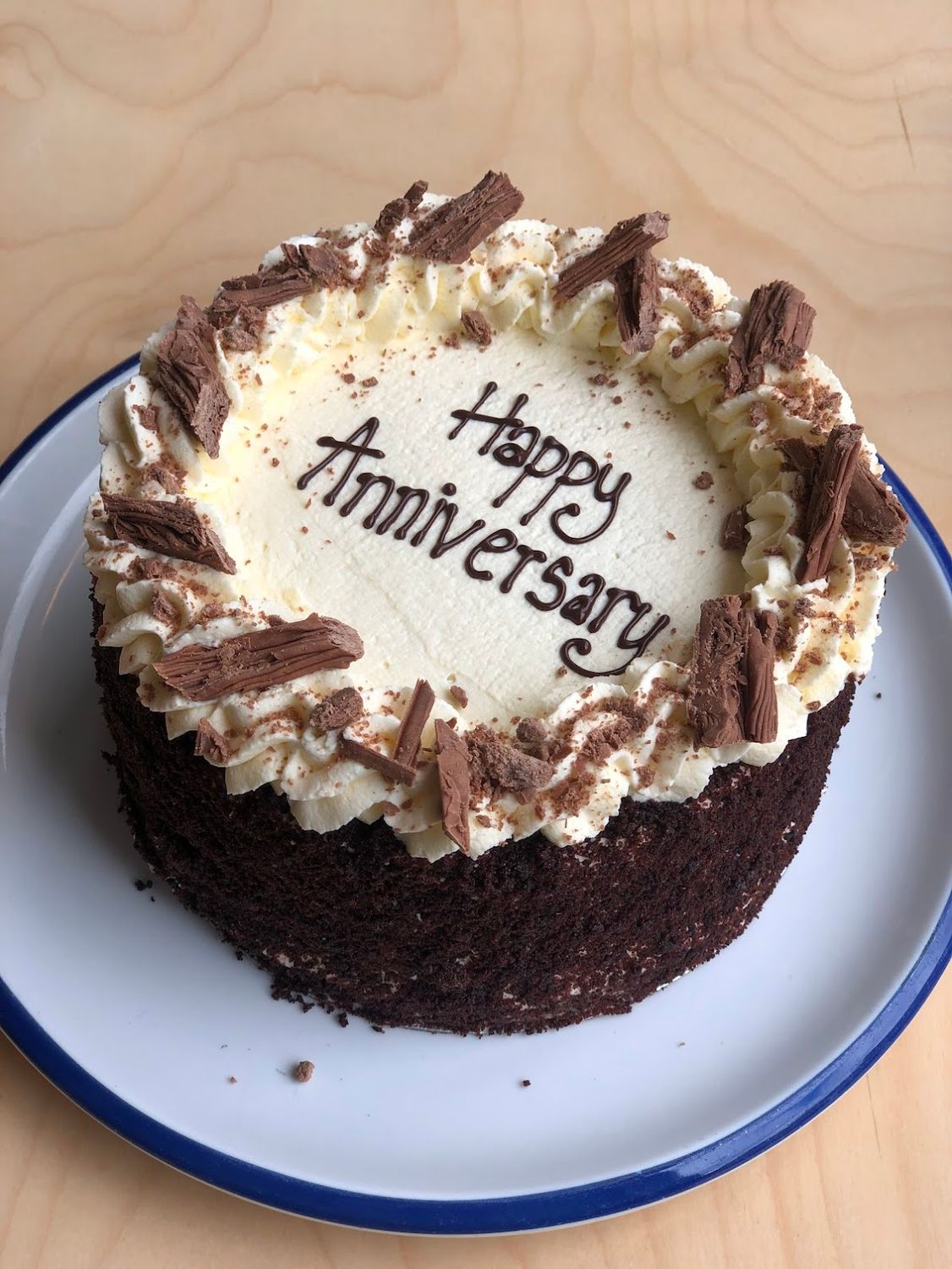 6" Chocolate &amp; Cream Cake (Collect after 2pm)