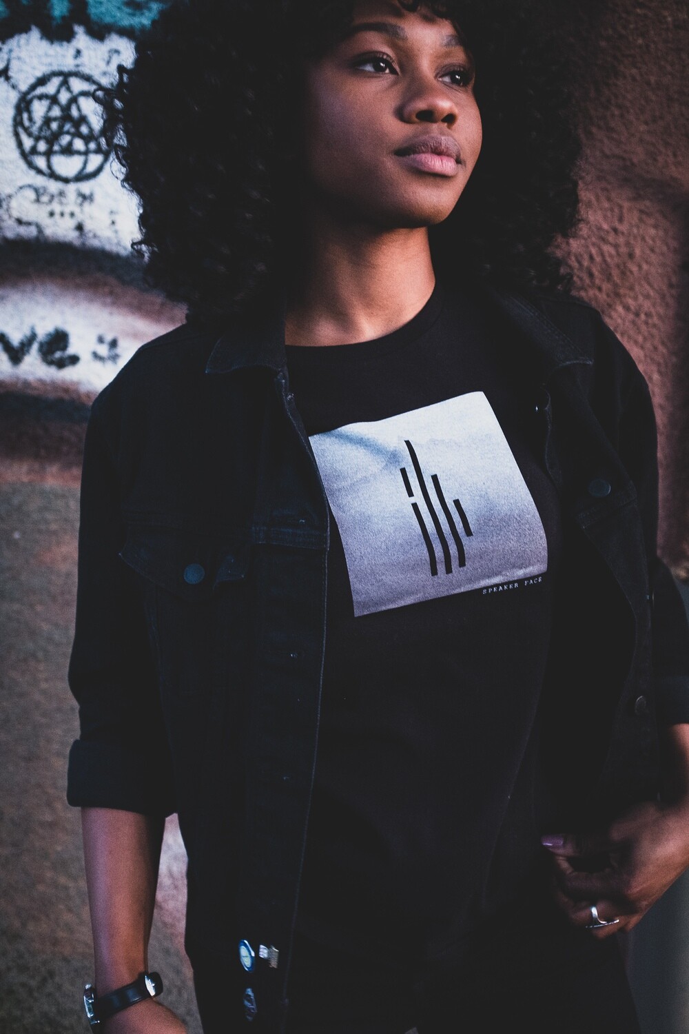 Black Float T