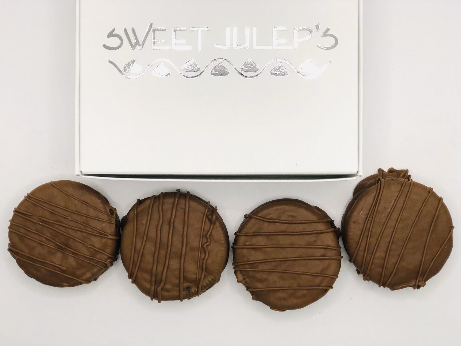 Chocolate Dipped Oreos (4), Chocolate: Milk Chocolate