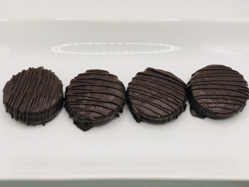 Chocolate Dipped Oreos (4)
