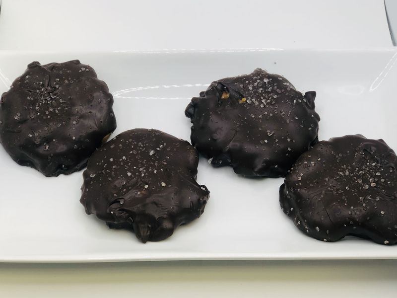 Jumbo Salted Chocolate Caramel Pecan Turtle  (4)