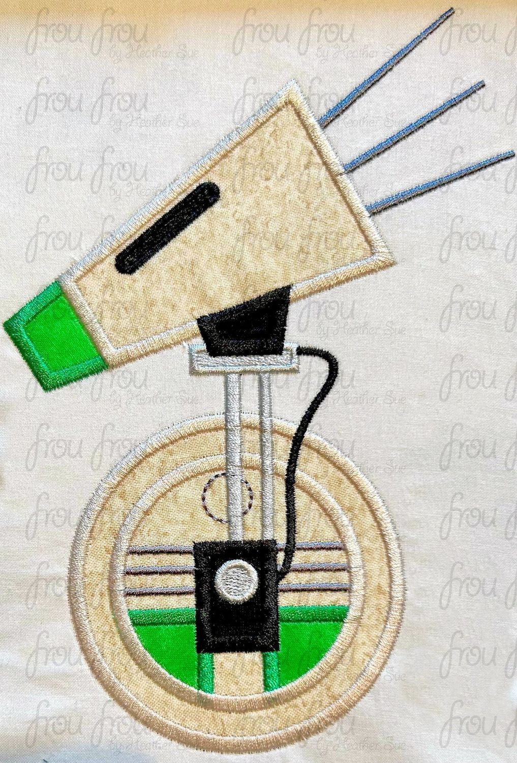 DO Droid Space Wars Robot Machine Applique and Filled Embroidery Design, multiple sizes 2"-16"