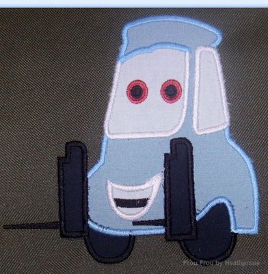 Gweedo Car Machine Applique Embroidery Design, Multiple sizes including 4 inch