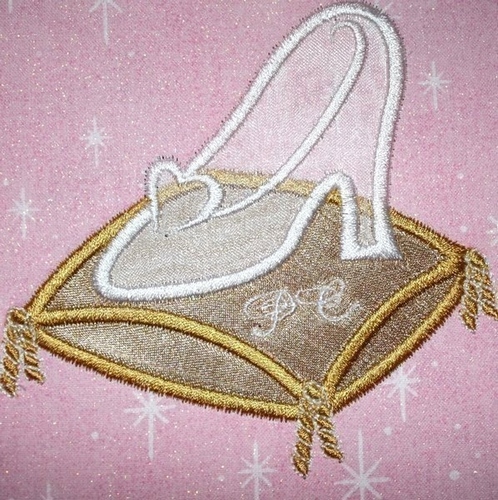 Cindy&#39;s shoe,  Machine Applique Embroidery Design, Multiple Sizes, Including 4 inch