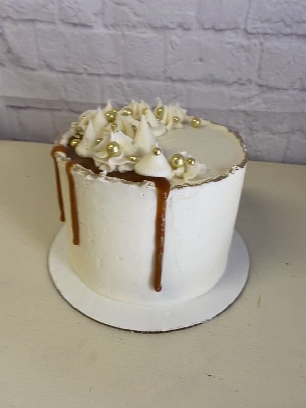 Champagne White Chocolate Mousse Cake