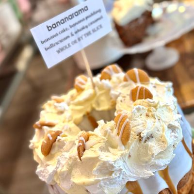 Caramel Banana Pudding Bundt Cake (Whole)
