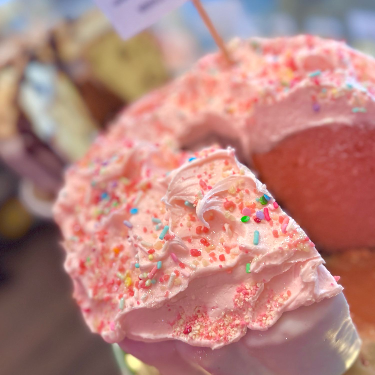 Strawberry Cake (whole)