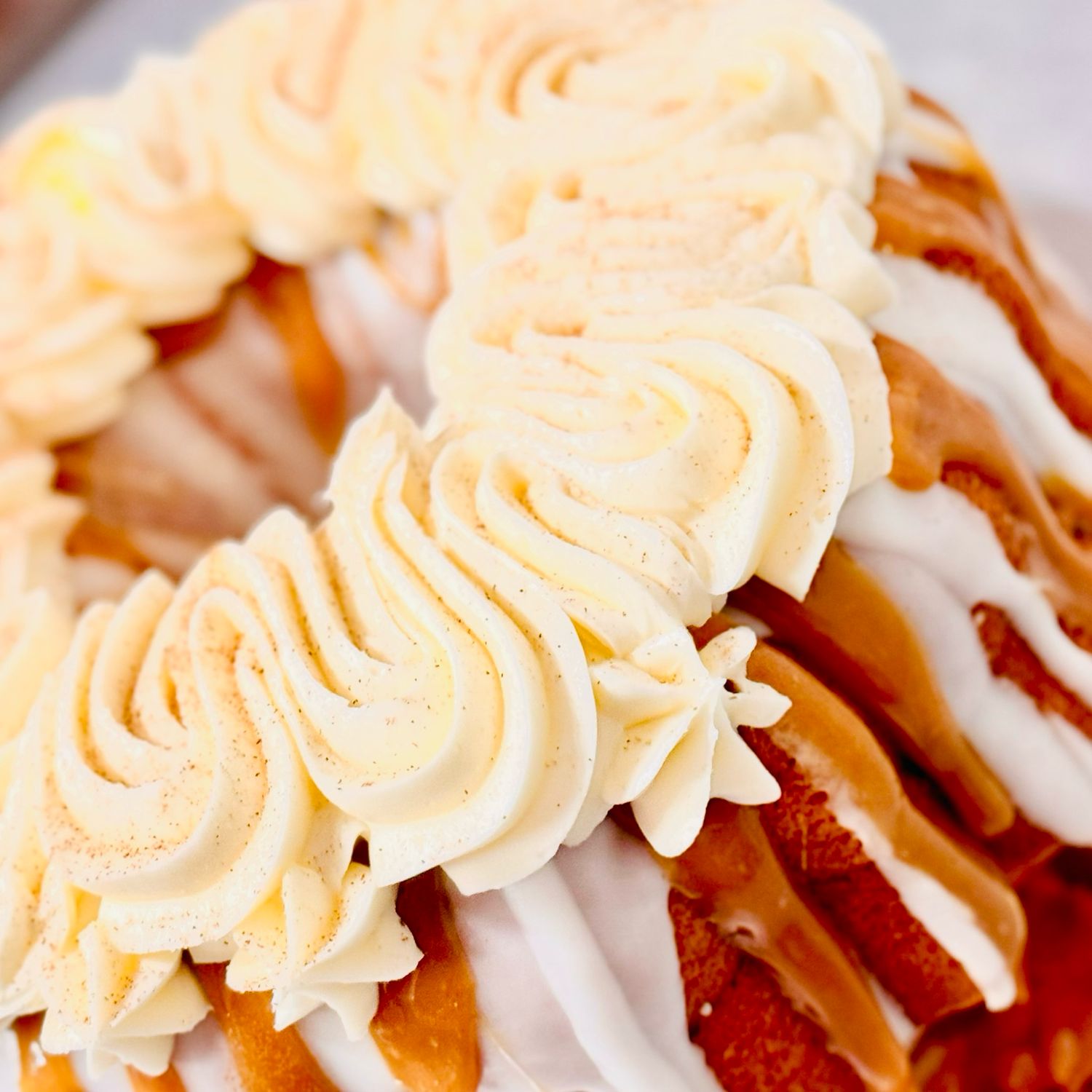 Drunk &amp; Pumpkin Cake (whole)
