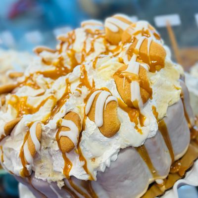 WHOLE CAKES &amp; PIES
