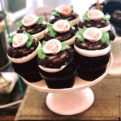 BIG CUPCAKES