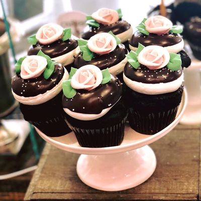 12 Big Valentine Cupcakes (Assorted)