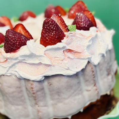Summer Strawberry Shortcake (Whole)