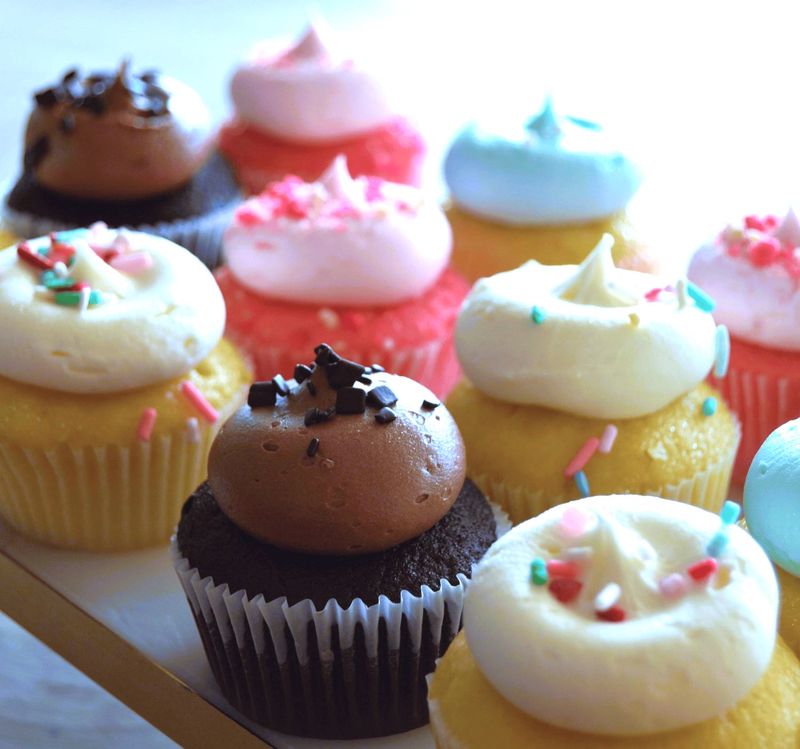 $25 Classic Dozen Box (no substitutions)