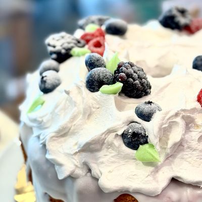 Berry Chantilly Cake (Whole)