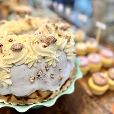 Hummingbird Cake (whole)