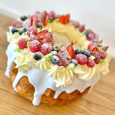 Big Slice Lemonade Pound Cake With Fresh Berries