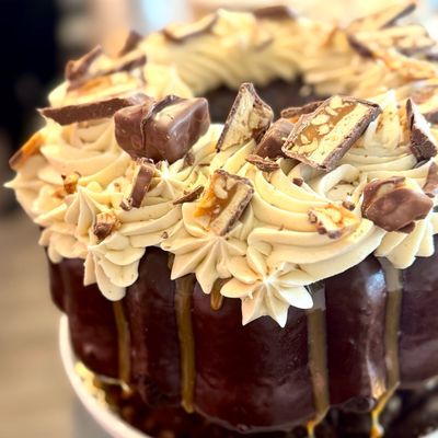 Snickers Cake (whole)