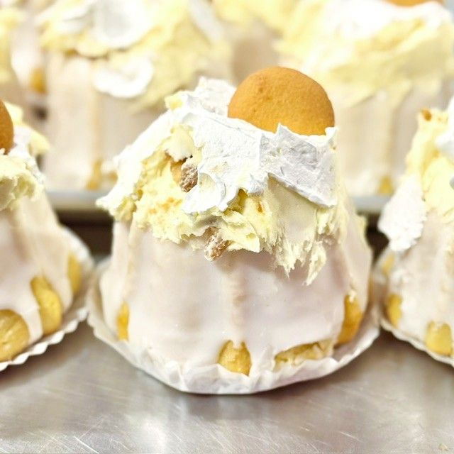 Caramel-Filled Banana Pudding Mini-Cake